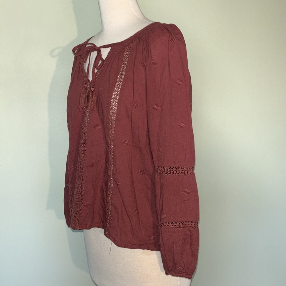 047: AMERICAN EAGLE OUTFITTERS lightweight maroon longsleeve blouse medium - Picture 3 of 10